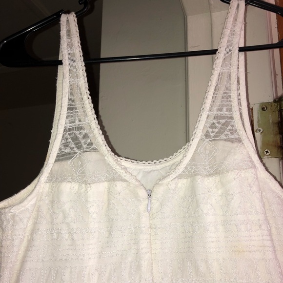 White embroidered mini dress - Picture 2 of 6